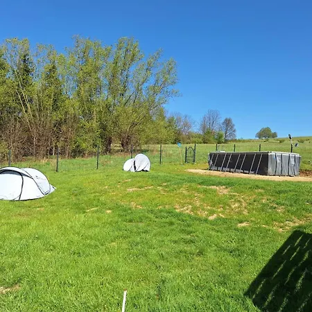 אתר קמפינג Camping, Zabierz Wlasny Namiot Kameralne Pole Namiotowe Z Basenem Kinem Plenerowym Miejscem Na Ognisko I Placem Zabaw Zywe Zwierzeta Giebultow (Lwowek Slaski)