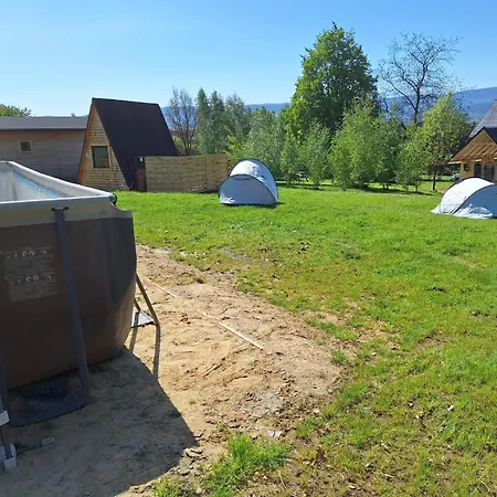 Camping, Zabierz Wlasny Namiot Kameralne Pole Namiotowe Z Basenem Kinem Plenerowym Miejscem Na Ognisko I Placem Zabaw Zywe Zwierzeta Giebultow (Lwowek Slaski)