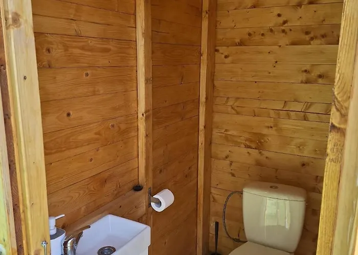 Kameralne Pole Namiotowe, Zabierz Swoj Namiot, Blisko Swieradow I Zamek Czocha Campingplads *